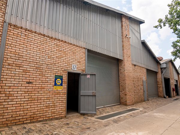 133  m² Commercial space in Wadeville