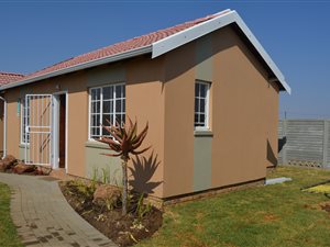 3 Bed House in De Deur