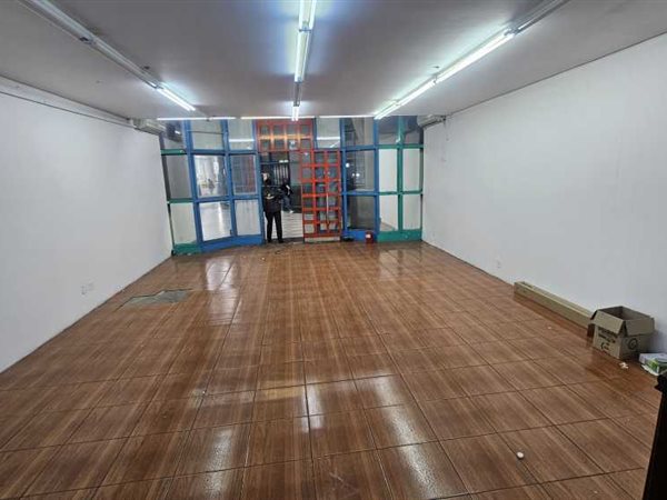 128.1  m² Retail Space