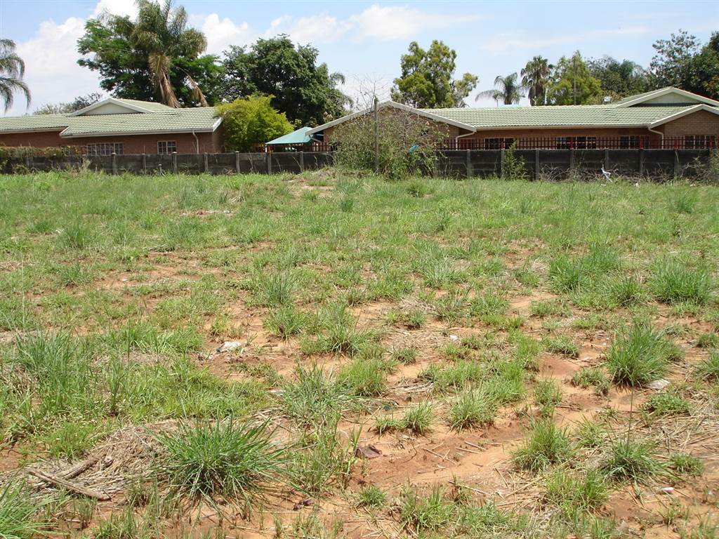 3495 m² Land available in Safari Gardens photo number 8