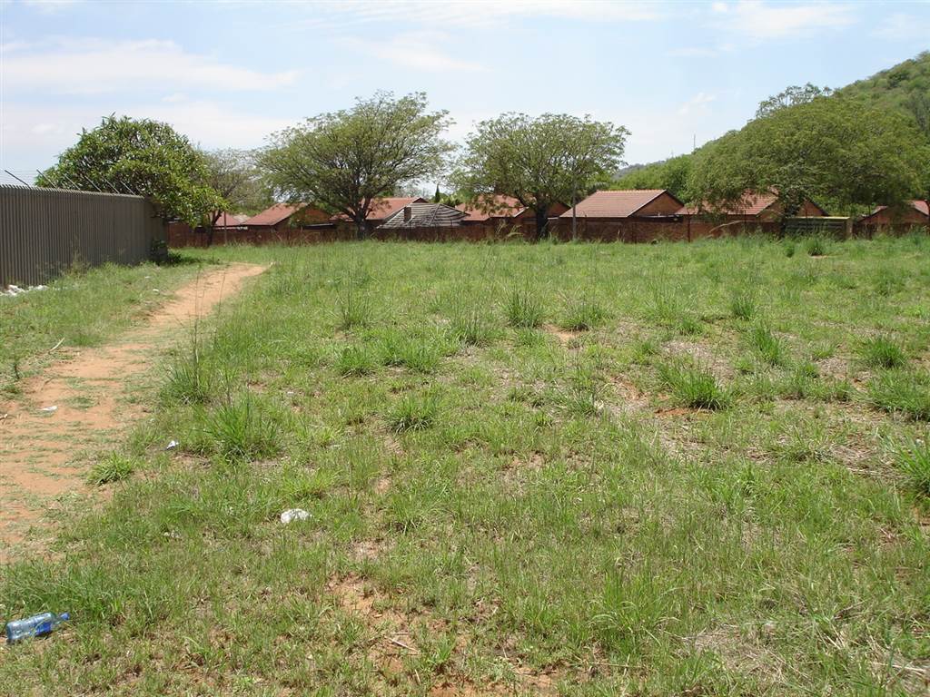 3495 m² Land available in Safari Gardens photo number 3