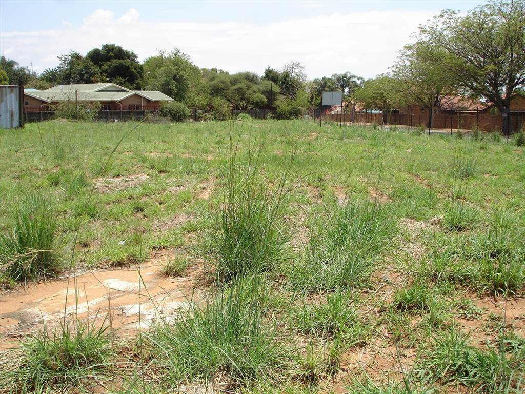 3495 m² Land available in Safari Gardens photo number 6