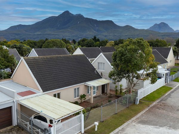 2 Bedroom House 2 Bedroom House