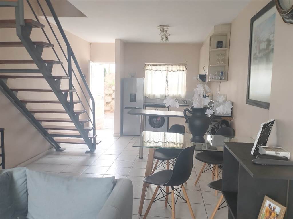 2 Bed Flat to rent in Greenwood Park RR3895146 Private Property