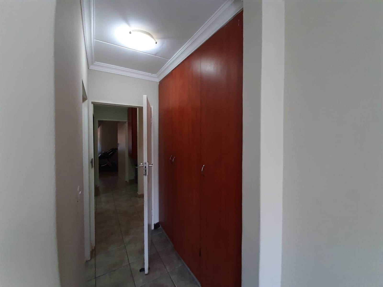 2 Bed Apartment in Magalieskruin photo number 11