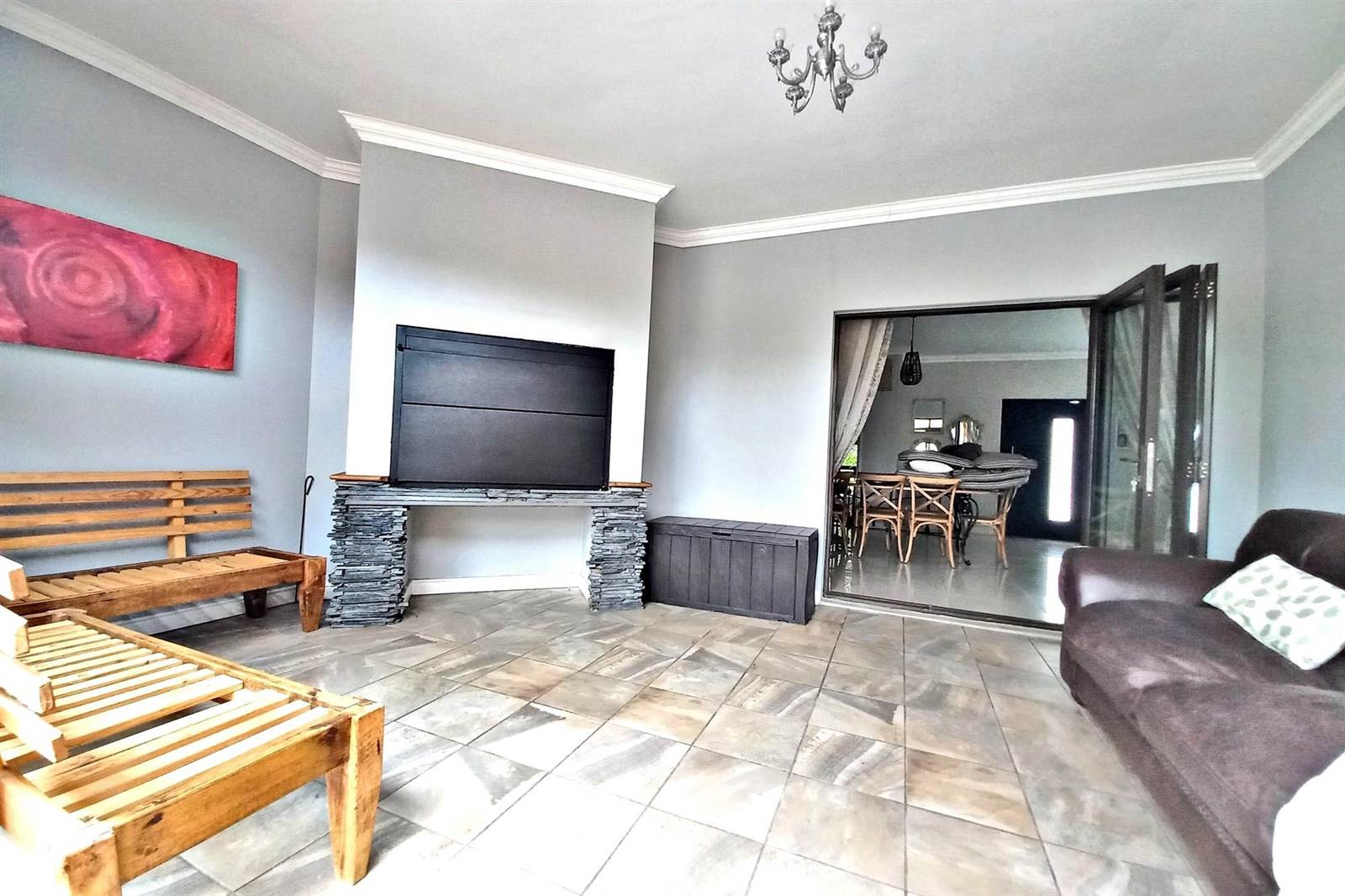 5 Bed House in Kleinbron Estate photo number 5
