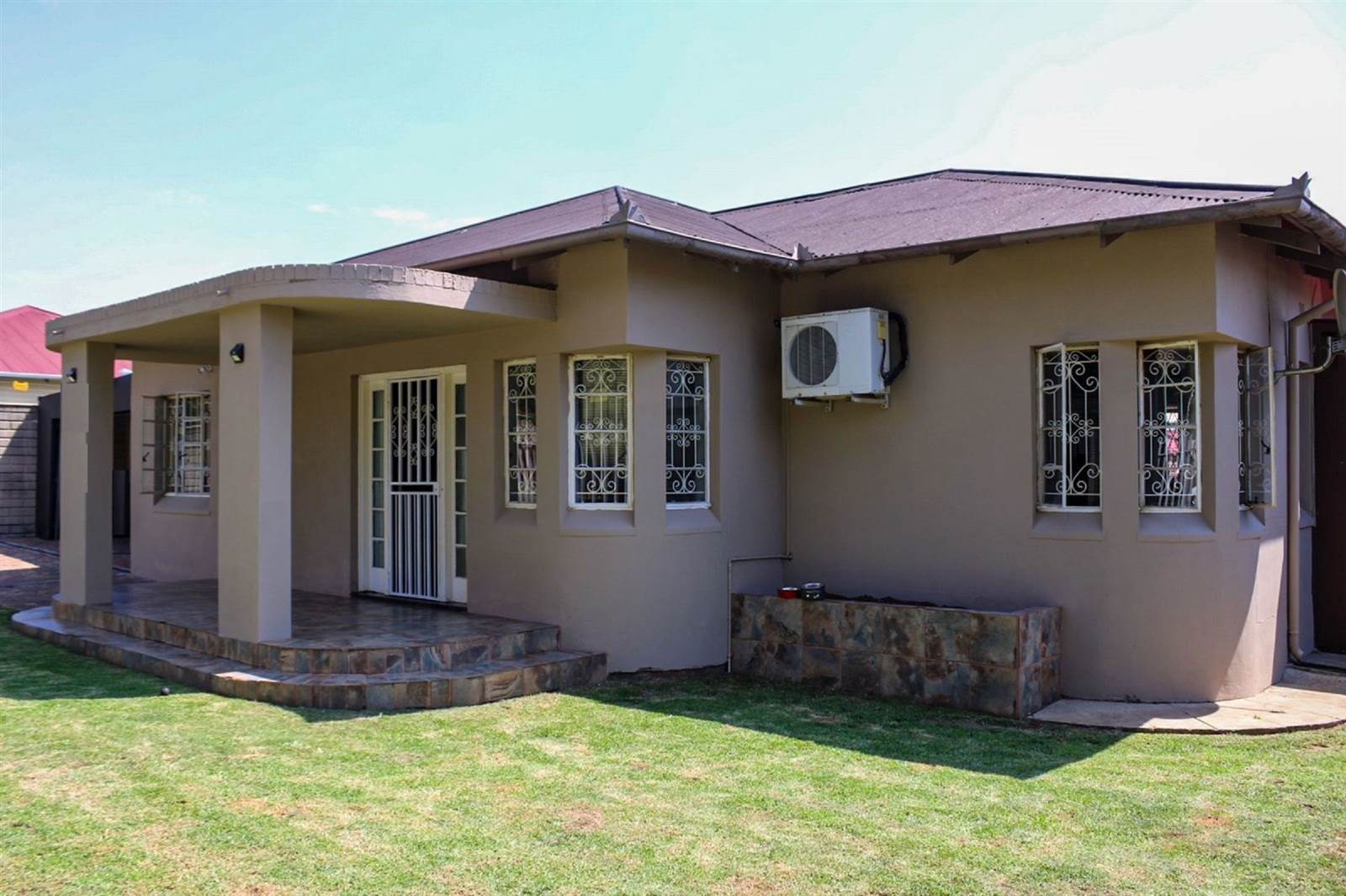 3 Bed House in Brenthurst photo number 2