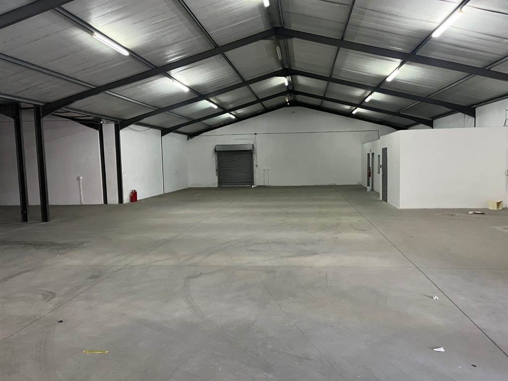 700  m² Retail Space in Motherwell photo number 11