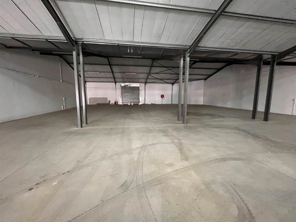 700  m² Retail Space in Motherwell photo number 15
