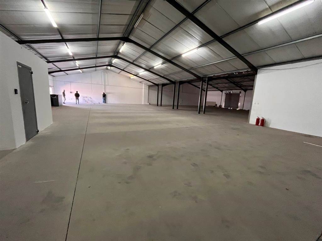 700  m² Retail Space in Motherwell photo number 24