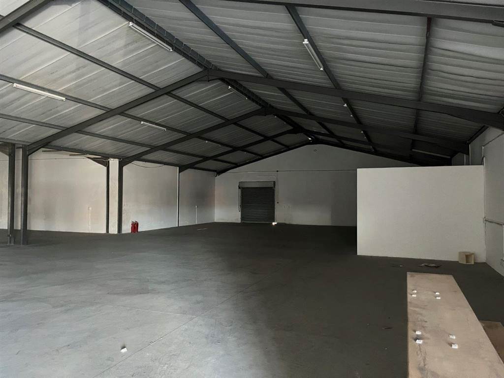 700  m² Retail Space in Motherwell photo number 10