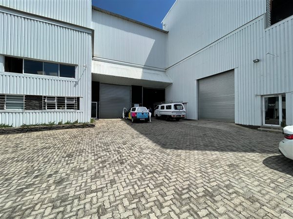 3 960  m² Industrial space