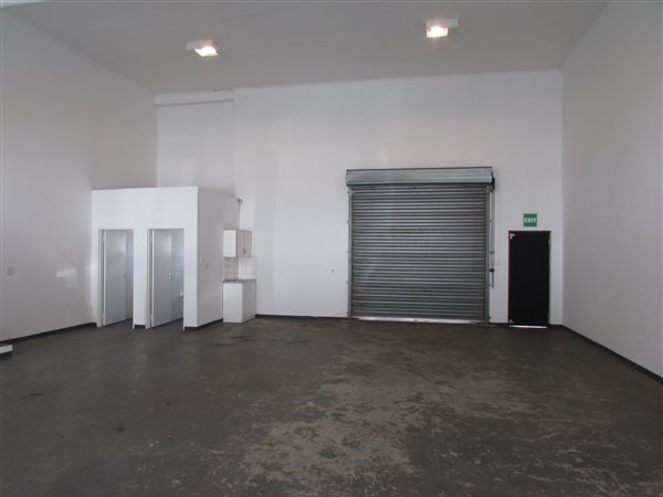 203  m² Industrial space