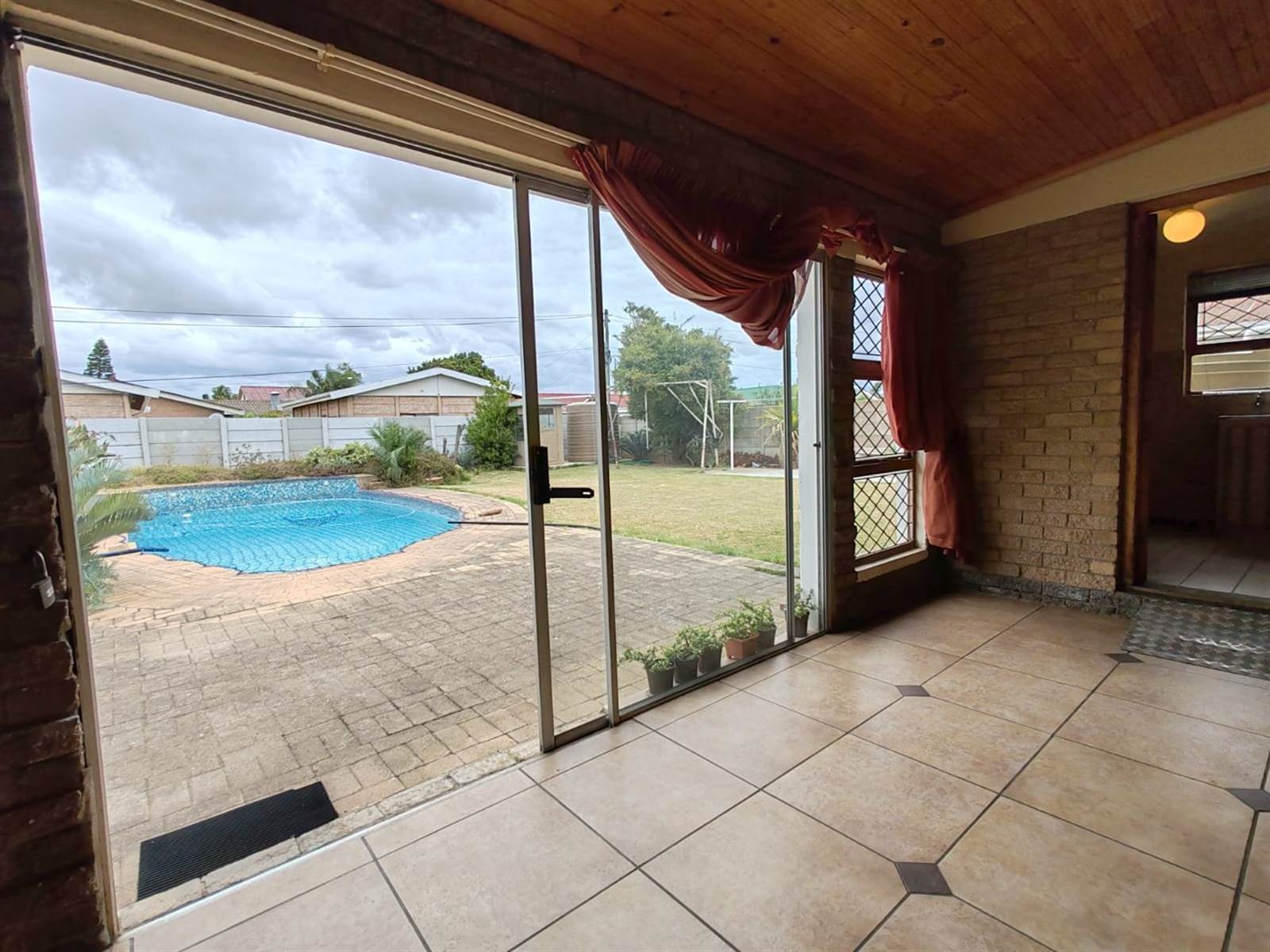 3 Bed House in Retief photo number 12