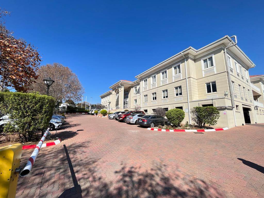 2415  m² Commercial space in Bryanston photo number 1