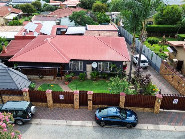 5 Bed House in Kloofsig