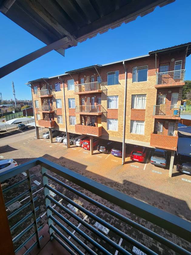 Bachelor apartment in Auckland Park photo number 4