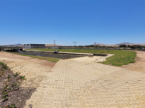 1 634 m² Land