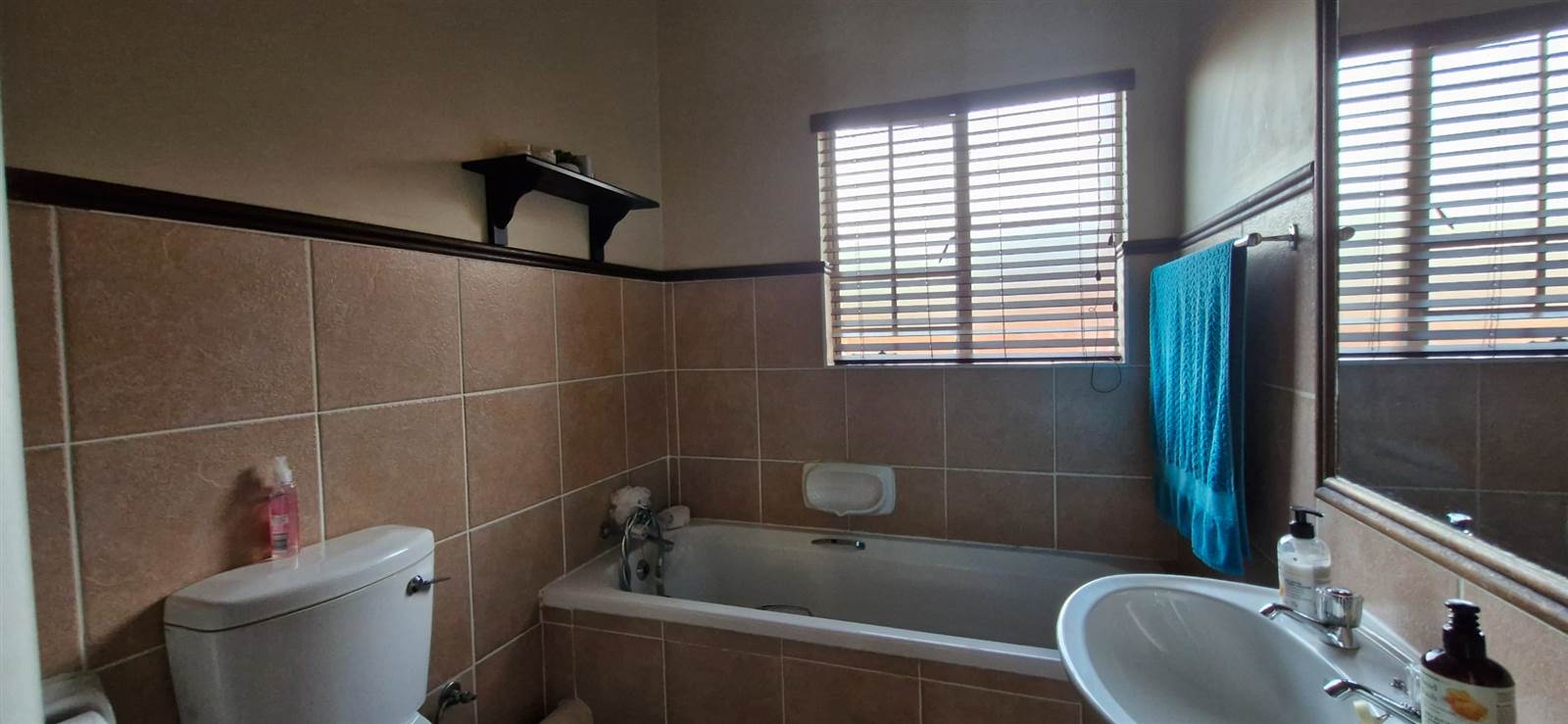 2 Bed Townhouse in Mooikloof Ridge photo number 22