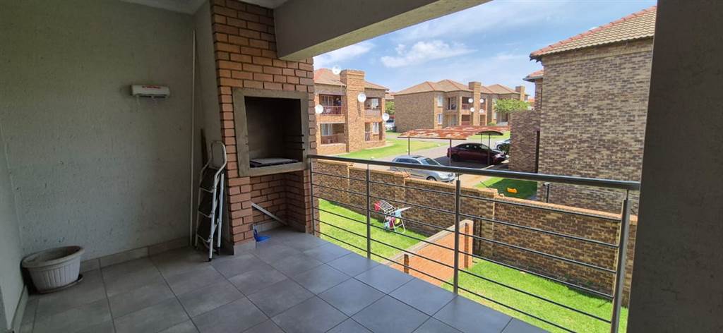 2 Bed Townhouse in Erand Gardens photo number 7