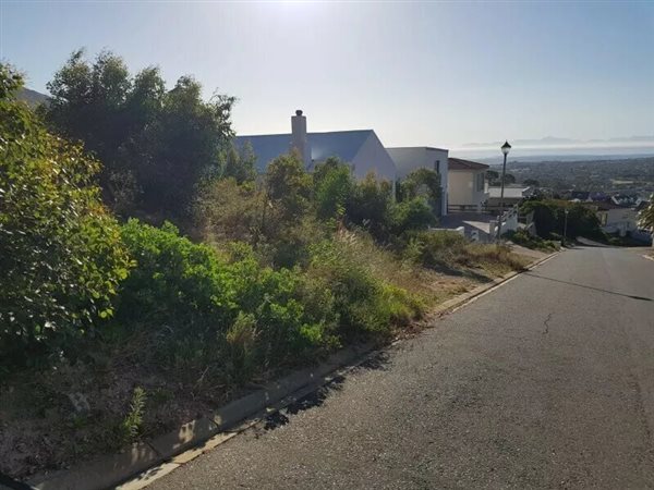 530 m² Land available in Mountainside