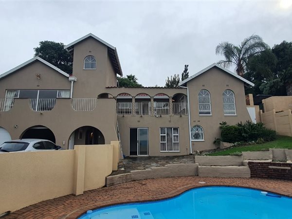 4 Bedroom House 4 Bedroom House