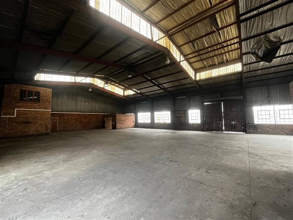 1 200  m² Industrial space