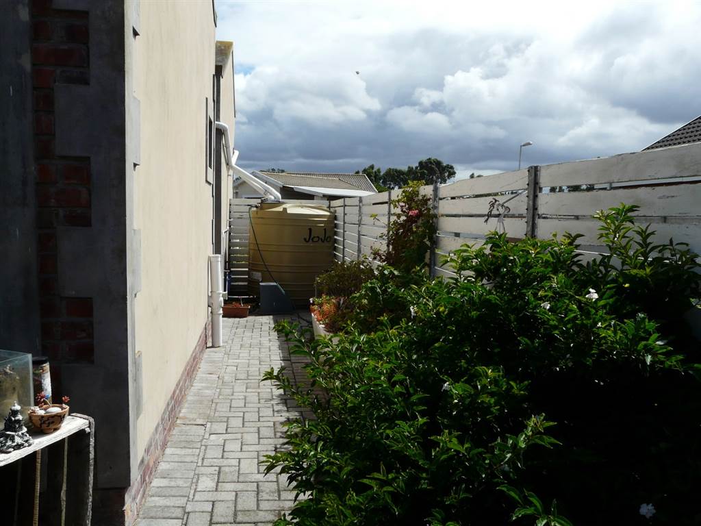 2 Bed House in Pinelands photo number 18