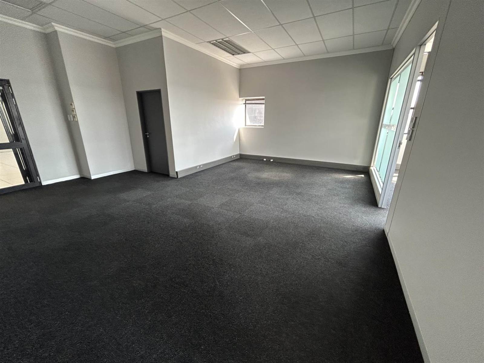 299  m² Office Space in Highveld photo number 9