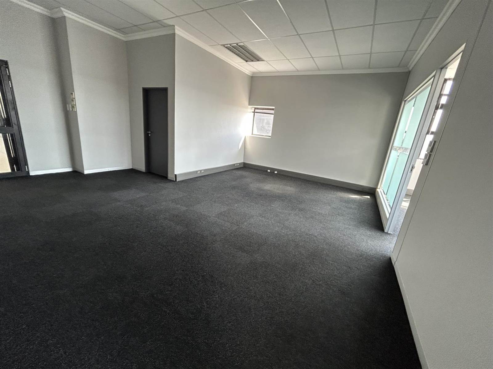 299  m² Office Space in Highveld photo number 12