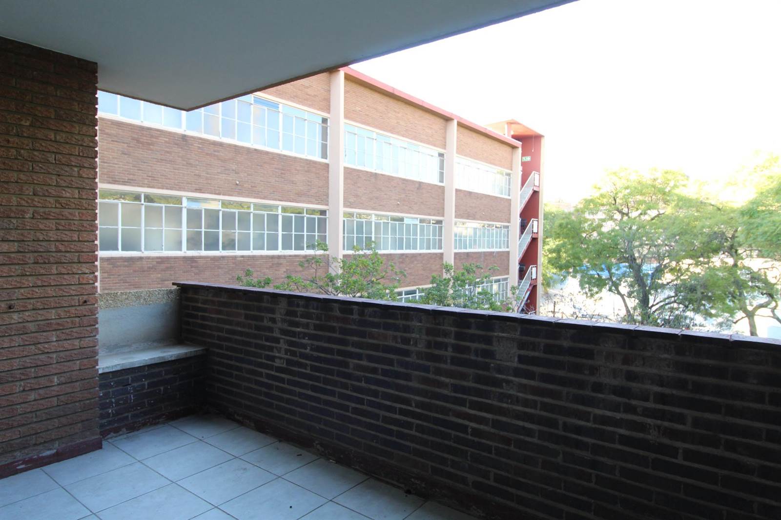 1 Bed Apartment in Parktown photo number 14