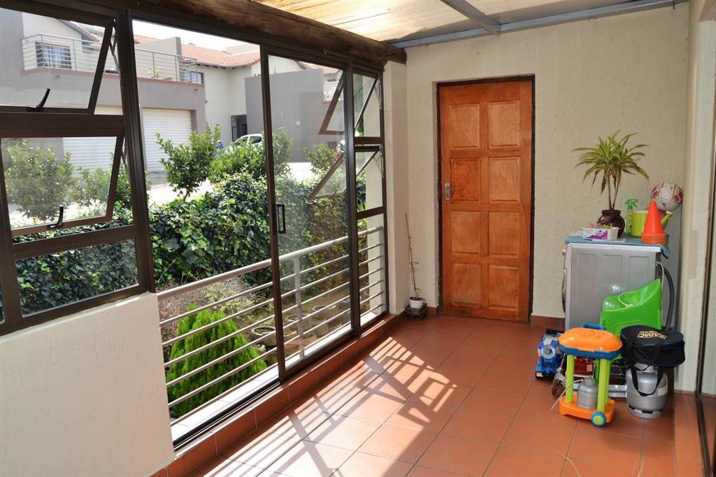 2 Bed Townhouse in Linksfield Ridge photo number 20