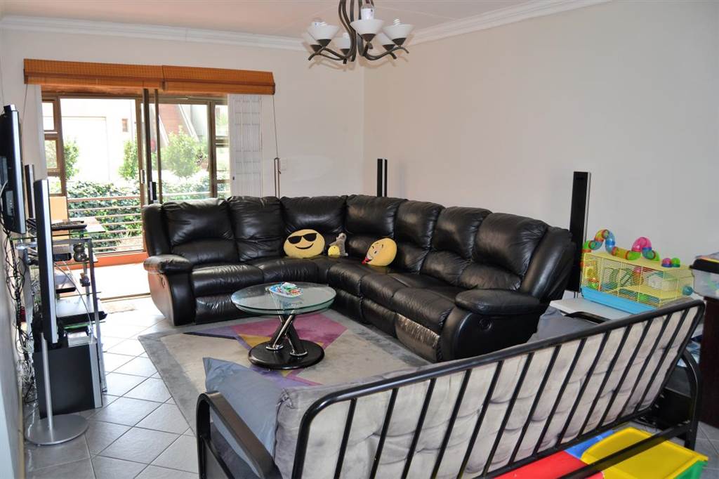 2 Bed Townhouse in Linksfield Ridge photo number 13