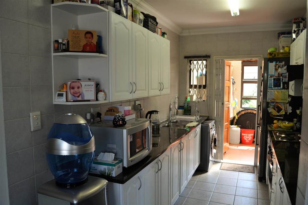 2 Bed Townhouse in Linksfield Ridge photo number 5