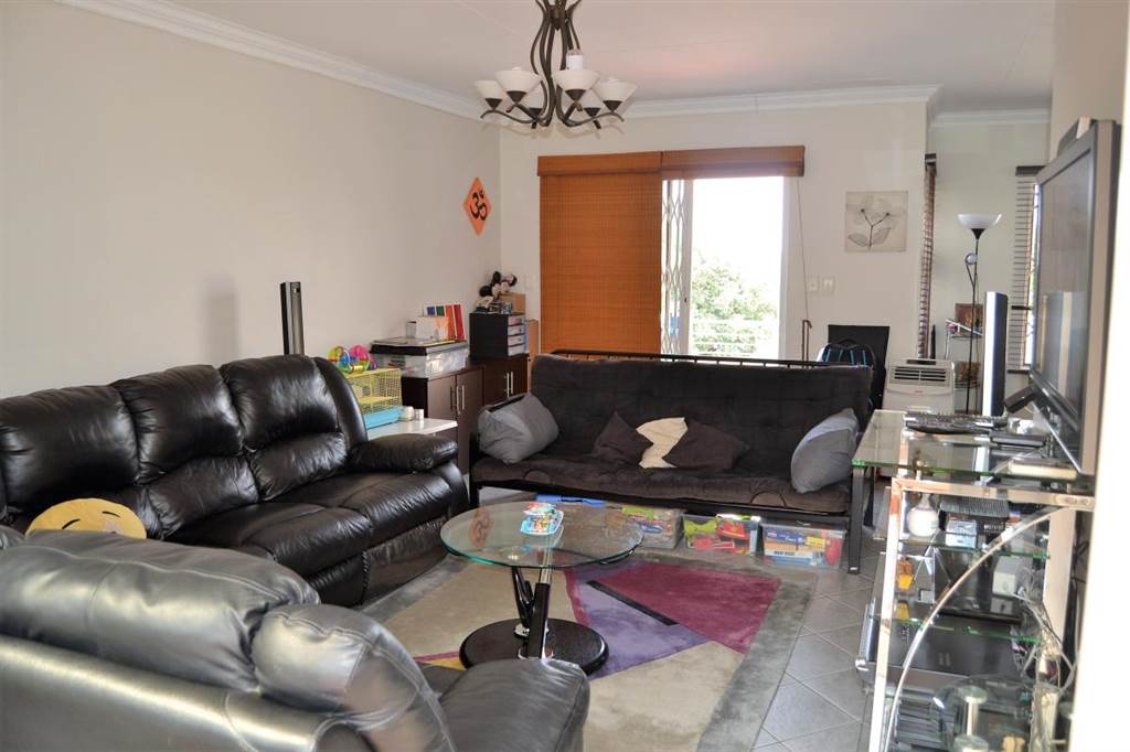 2 Bed Townhouse in Linksfield Ridge photo number 8