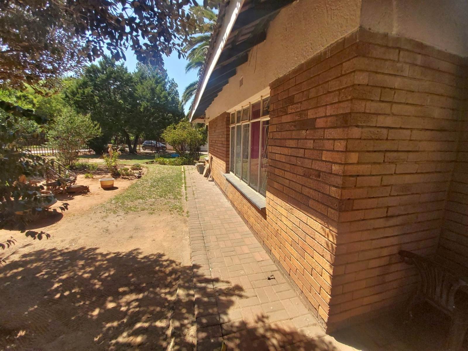 3 Bed House in Stilfontein photo number 4