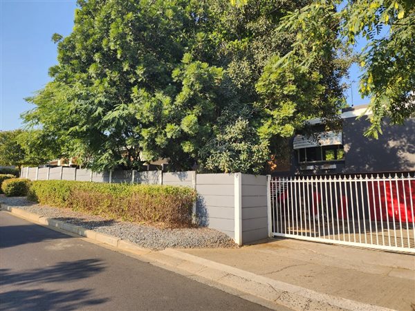 4 Bedroom House 4 Bedroom House