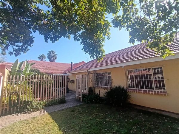 3 Bedroom House 3 Bedroom House