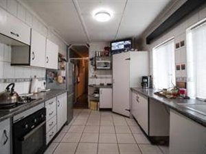 4 Bed House in General Alberts Park