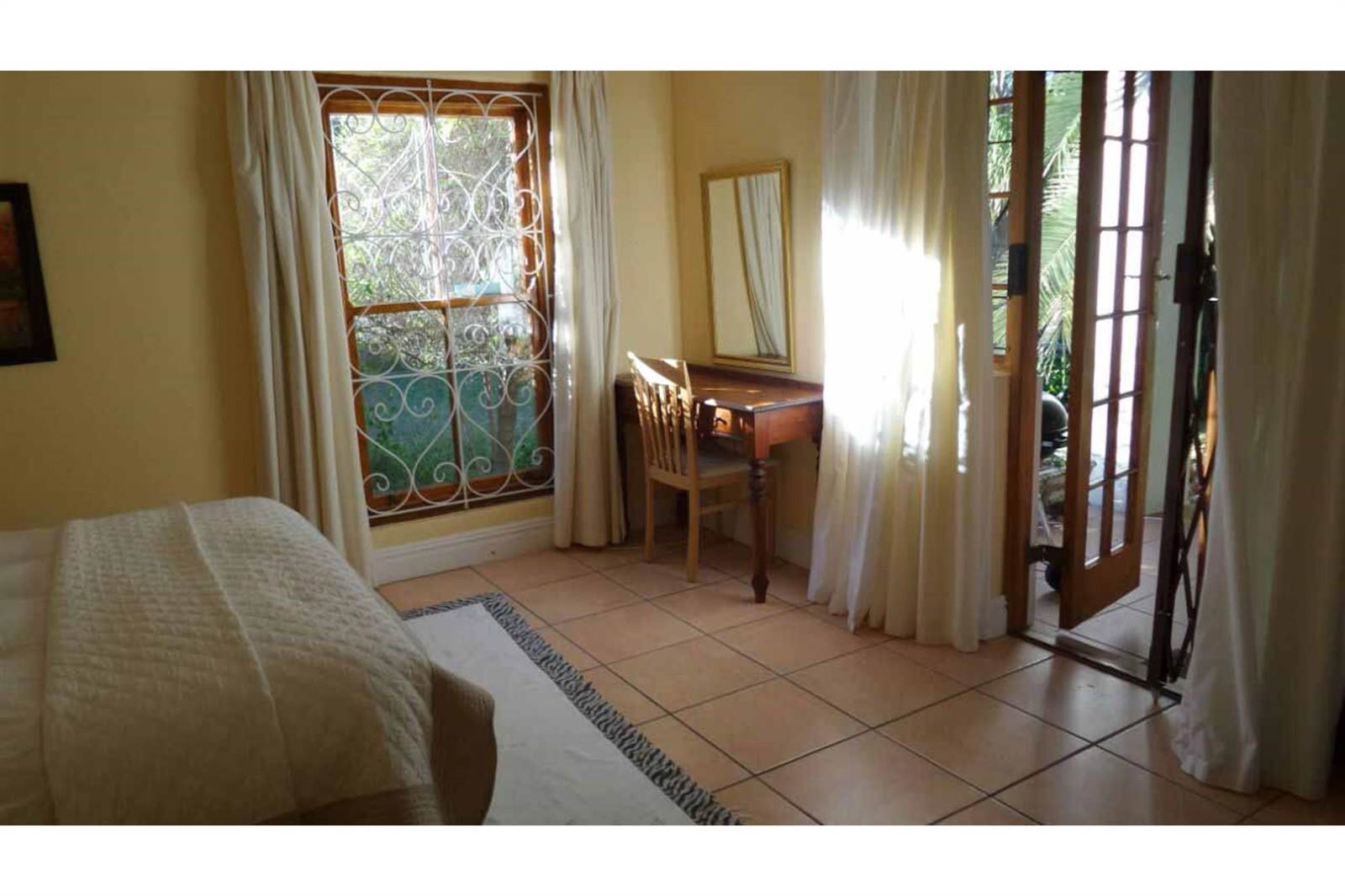 4 Bed House in Montagu photo number 18