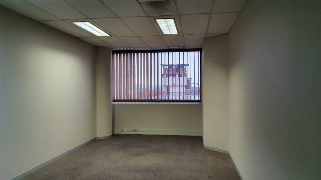 370  m² Commercial space in Pretoria Central photo number 9