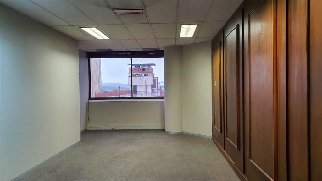 370  m² Commercial space in Pretoria Central photo number 13