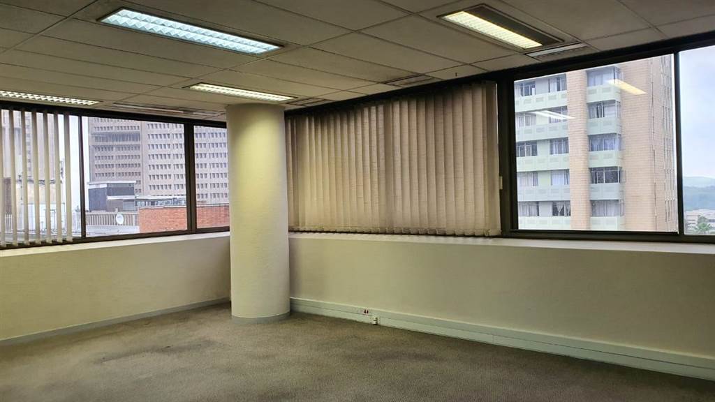 370  m² Commercial space in Pretoria Central photo number 7