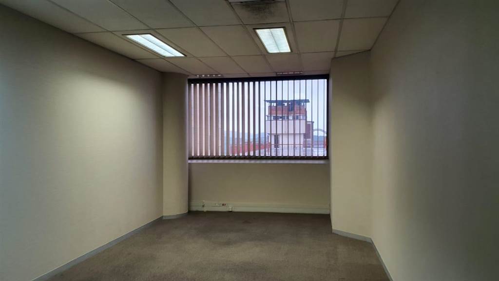 370  m² Commercial space in Pretoria Central photo number 6
