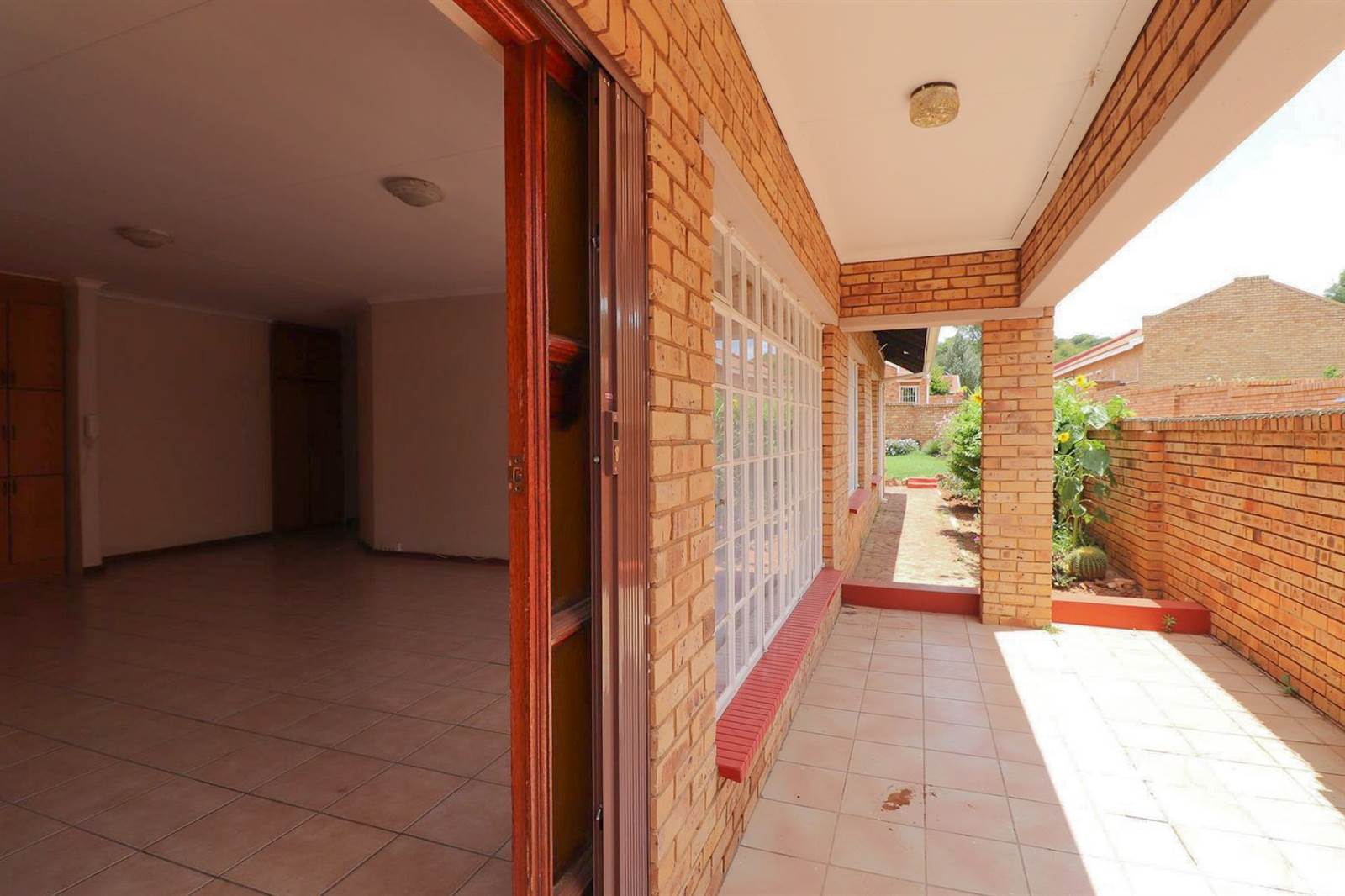 3 Bed Townhouse in Oudorp photo number 3