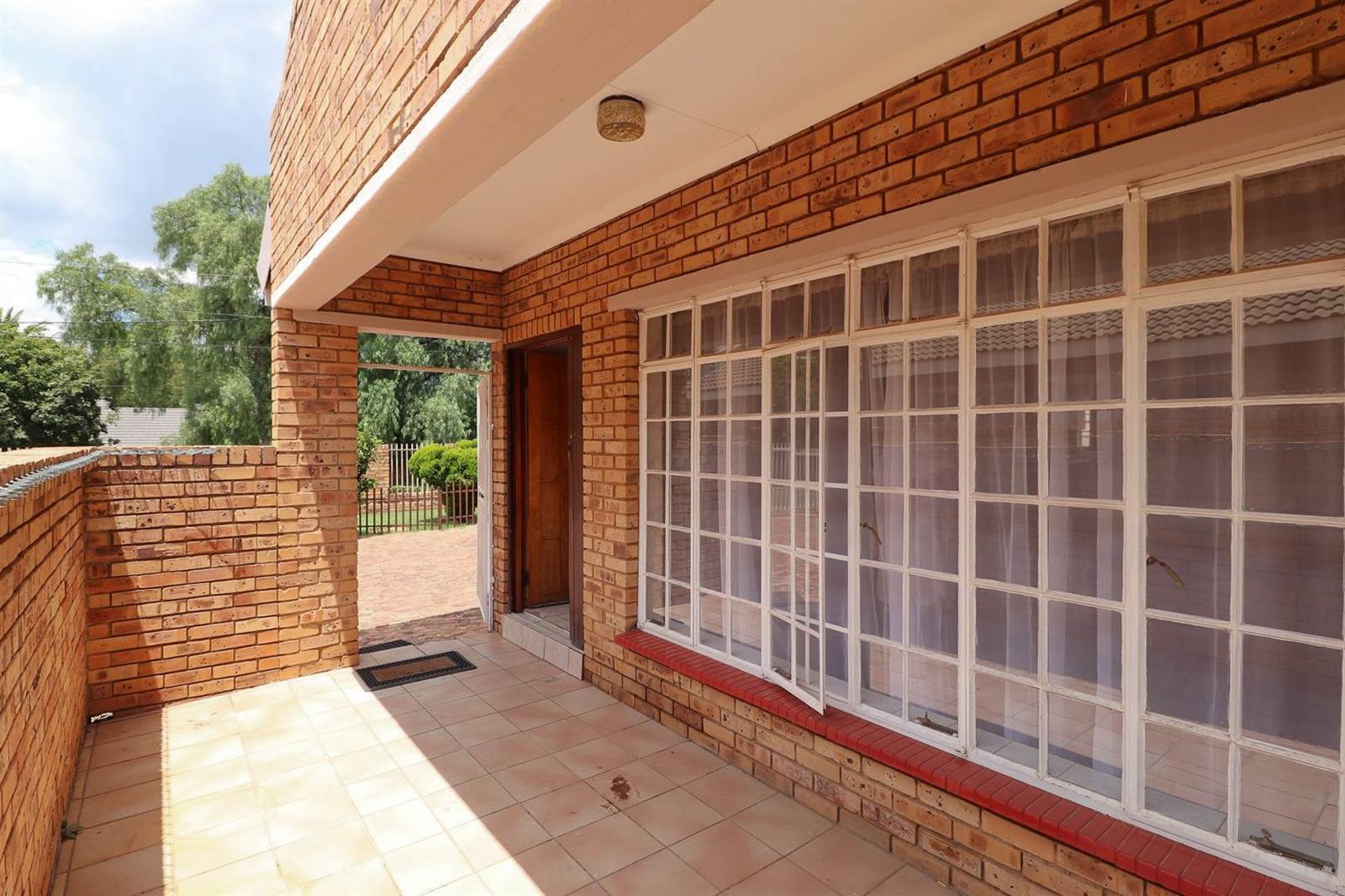 3 Bed Townhouse in Oudorp photo number 4
