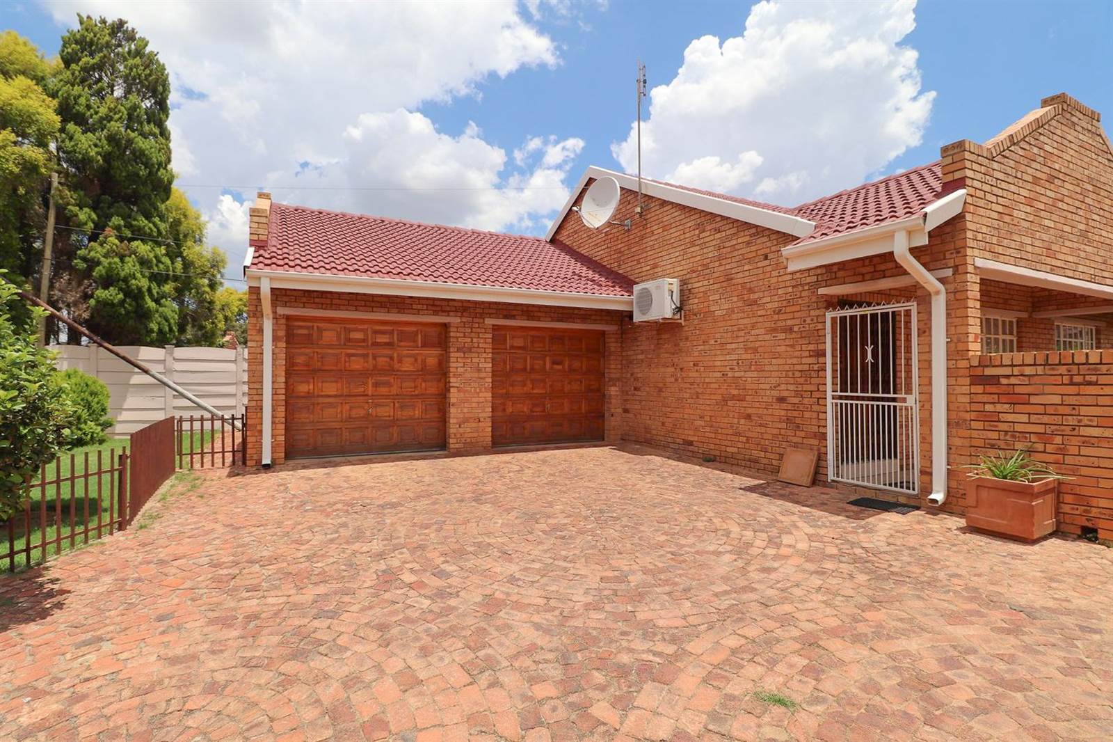3 Bed Townhouse in Oudorp photo number 27