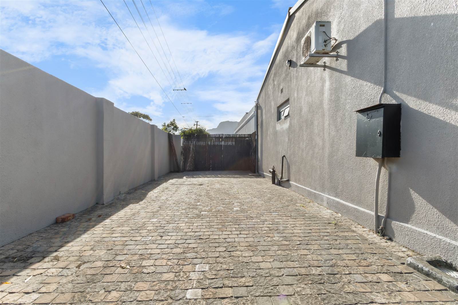 3 Bed House in Rondebosch East photo number 17