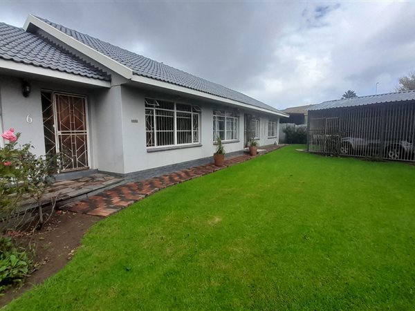 4 Bedroom House 4 Bedroom House