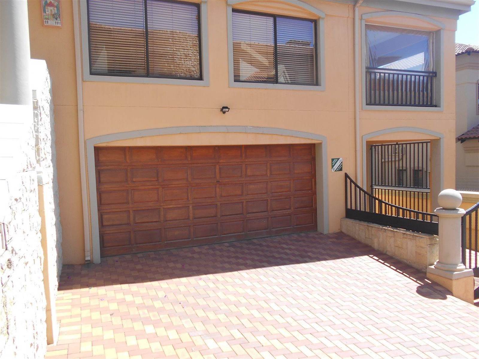 3 Bed House in Wilkoppies photo number 2